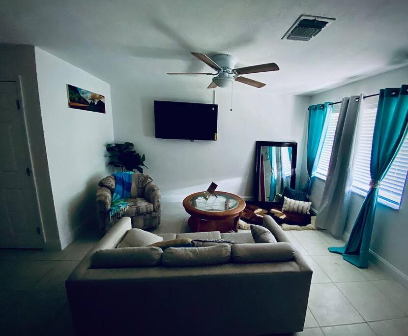 הוילה פורט לודרדייל Cheerful 1-Bed On Oakland Park Fl מראה חיצוני תמונה